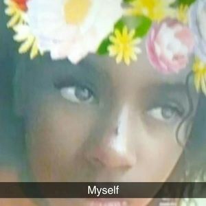 Meet your Posher, Javona